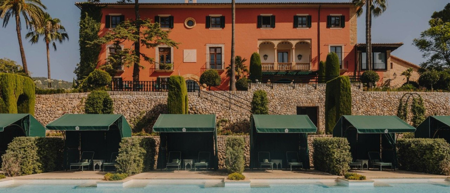 Ένα καταφύγιο-κόσμημα όπου η ιστορία πρωταγωνιστεί σε μία μαγευτική τοποθεσία της Mallorca