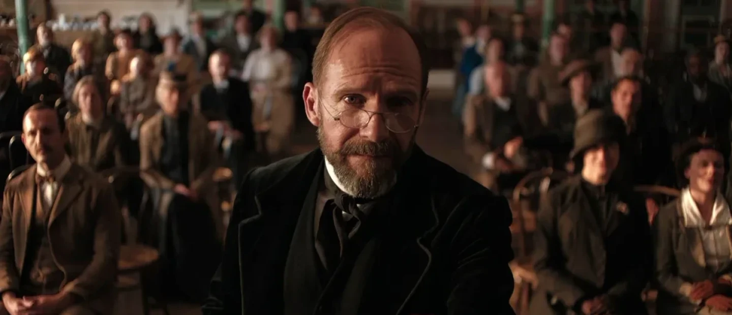 Κυκλοφόρησε το trailer της ταινίας 'The Choral' με πρωταγωνιστή τον Ralph Fiennes