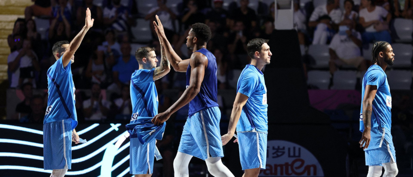 Η Εθνική Ομάδα μπάσκετ 16 χρόνια μετά, κατακτά μετάλλιο στο EuroBasket – Απόλυτη υπερηφάνεια για αυτά τα παιδιά
