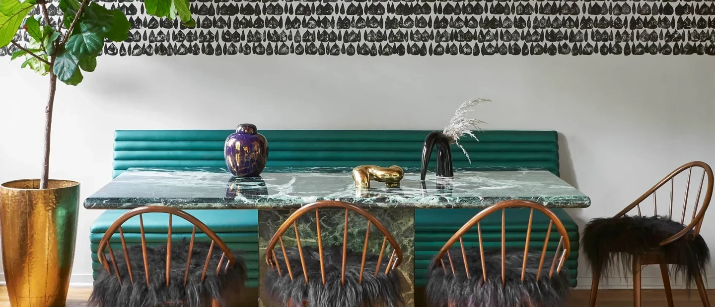 Σύγχρονες και στιλάτες προτάσεις για μικρές τραπεζαρίες με χαρακτήρα