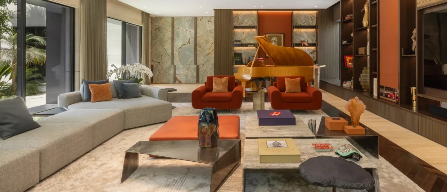 Μαξιμαλιστική πολυτέλεια και σύγχρονος σχεδιασμός χαρακτηρίζουν αυτή τη βίλα στο Dubai