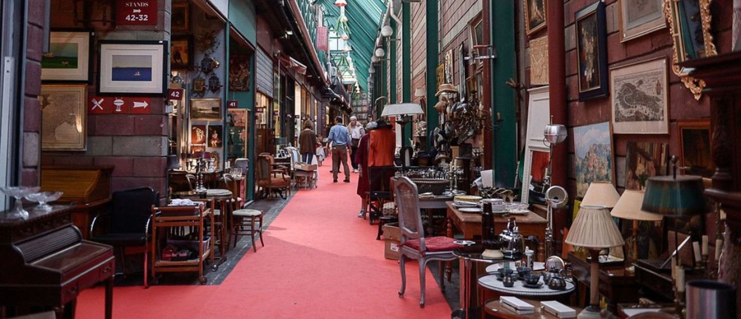 Μία περιήγηση στη μεγαλύτερη αγορά του Παρισιού με vintage αντικείμενα