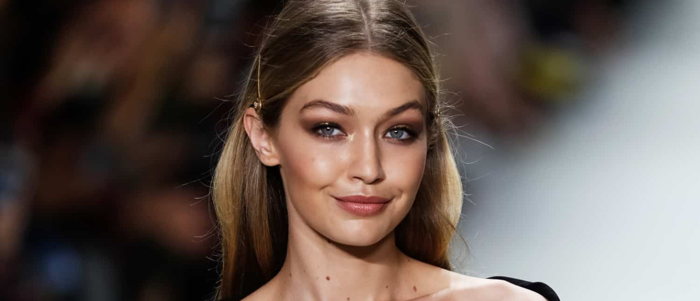 Ανακαλύψαμε όλα τα hacks που ακολουθούν τα top models στα backstage για μία αψεγάδιαστη επιδερμίδα 