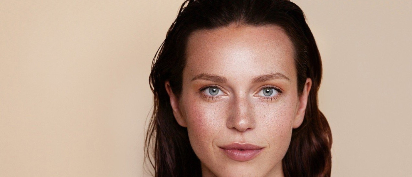 Hooded eyes: Τα makeup tricks που μπορούν να μεταμορφώσουν ακόμα και τον πιο «δύσκολο» τύπο ματιών