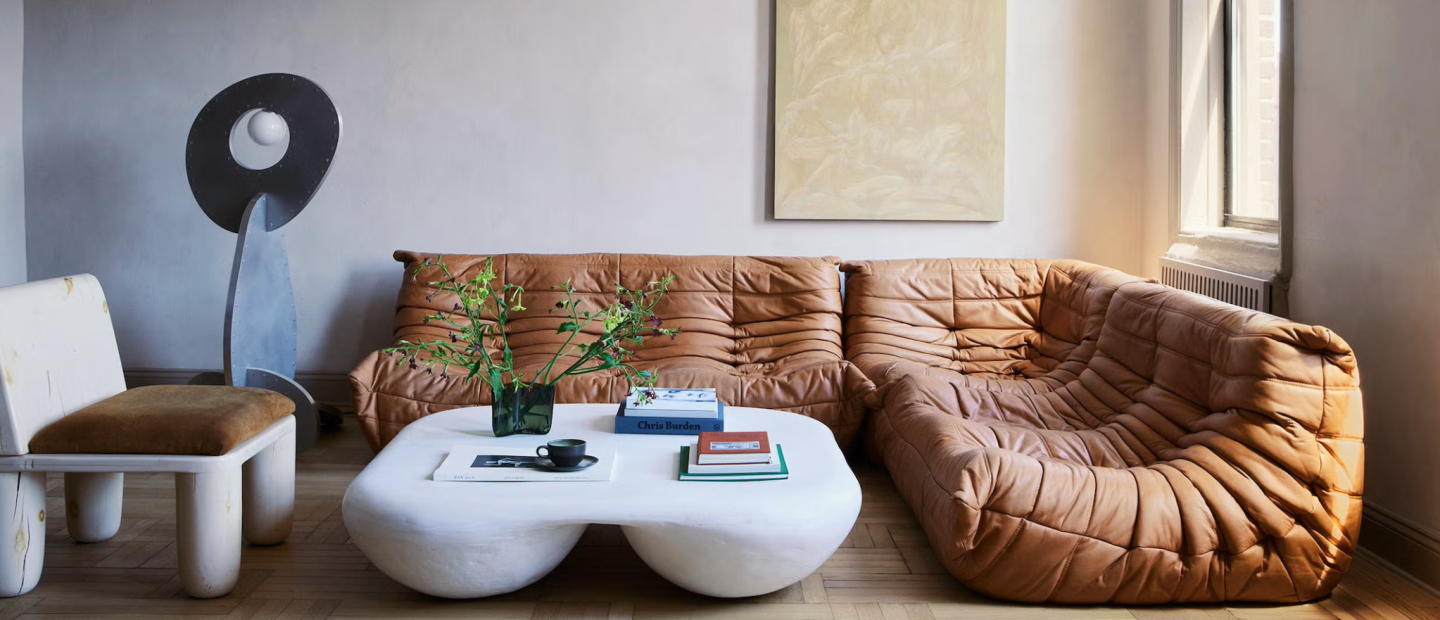 Ο απόλυτος οδηγός για να καθαρίσουμε σωστά τον καναπέ μας 