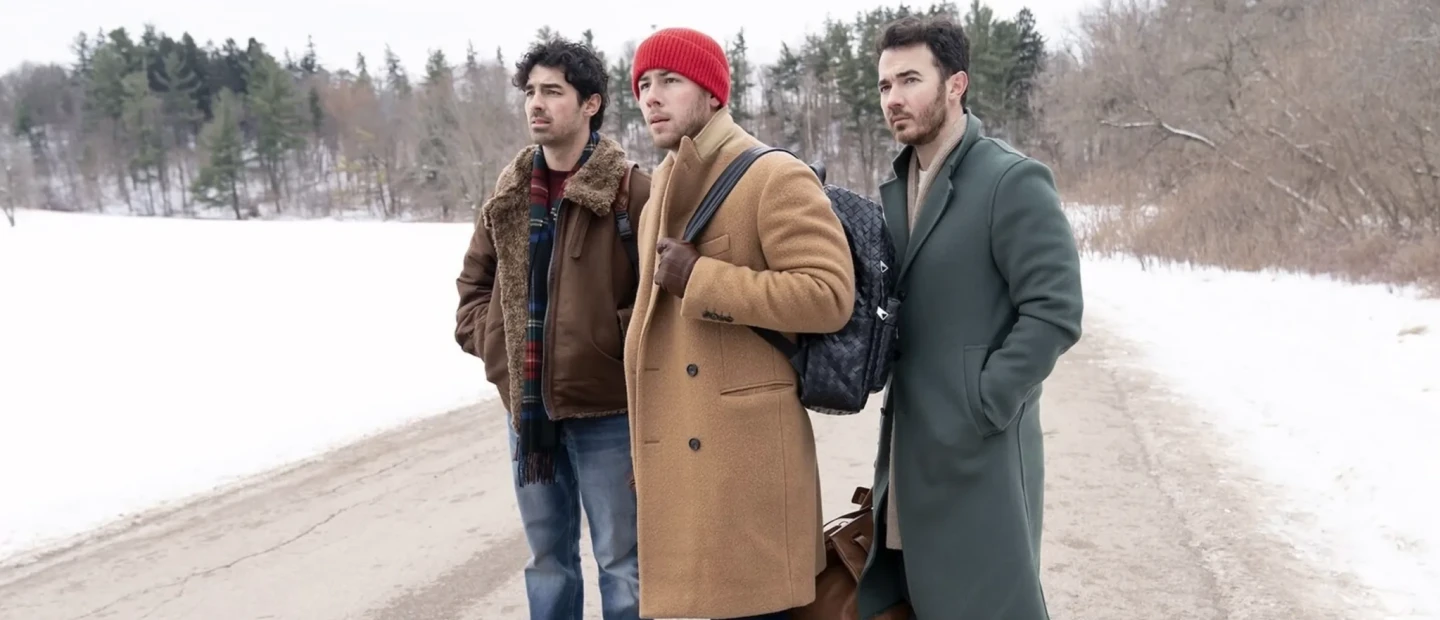 Οι Jonas Brothers φέρνουν τη μαγεία των Χριστουγέννων με το νέο τους τραγούδι