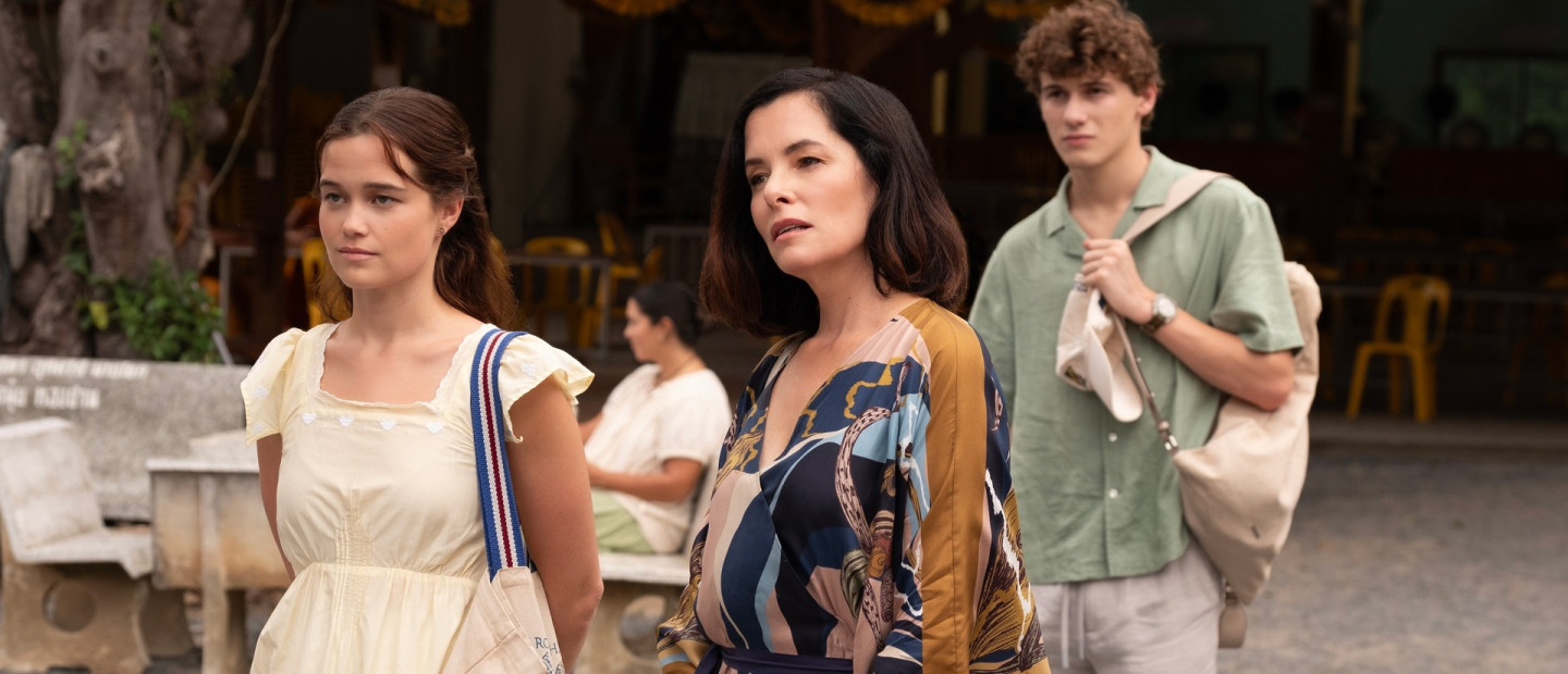 It's official: Η σειρά - φαινόμενο 'The White Lotus' ταξιδεύει για πρώτη φορά στη Γαλλία 