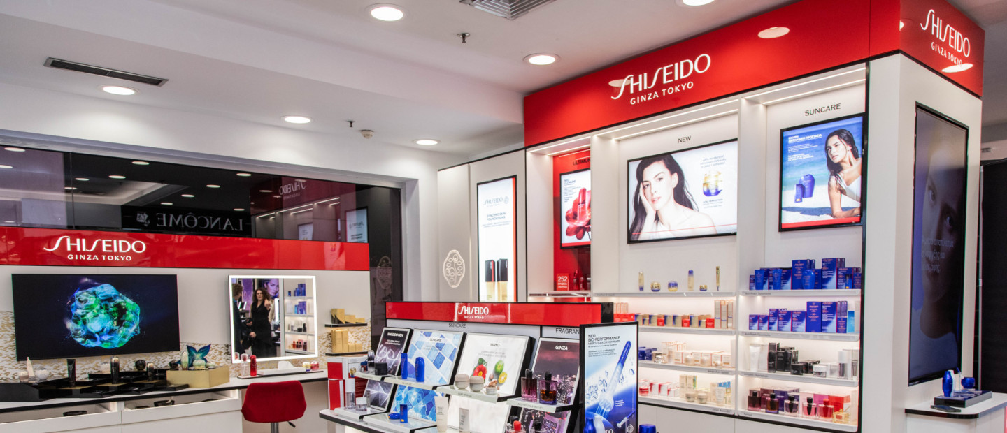 Η Shiseido παρουσίασε την πιο προηγμένη αντιγηραντική της θεραπεία, στο ανανεωμένο της corner στο Ηondos Center Apollonia Politia