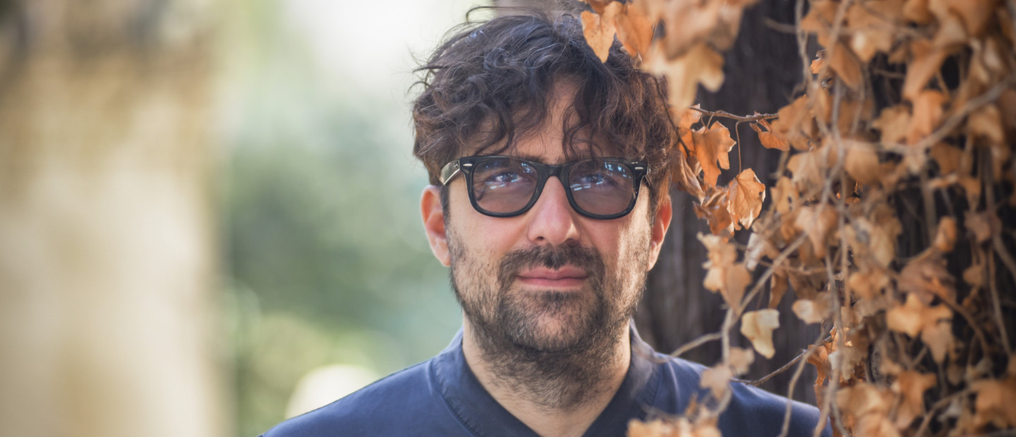 Με αφορμή την εκπροσώπηση της Ελλάδας στα Όσκαρ 2026 με την ταινία 'Arcadia', o Γιώργος Ζώης αποκαλύπτει τα μυστικά της δημιουργίας του