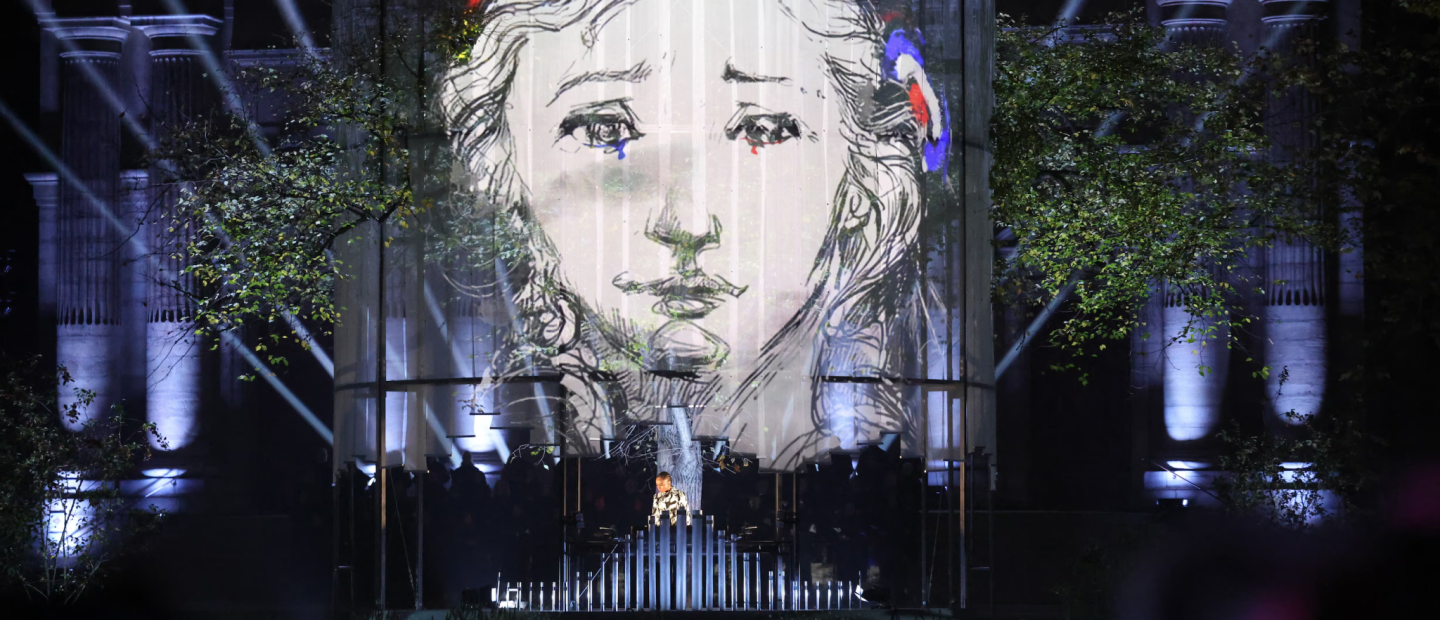 Το Παρίσι τίμησε μοναδικά τη μνήμη των θυμάτων του Bataclan δέκα χρόνια μετά