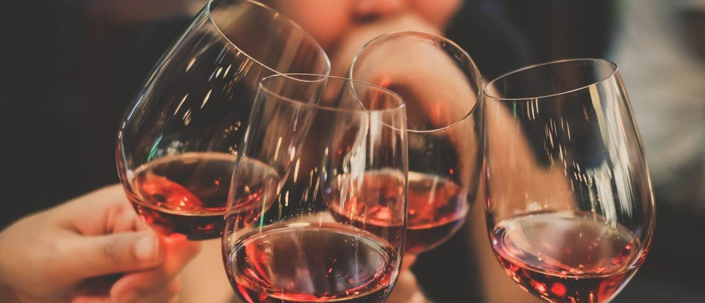 Τα κρασιά που θα απολαύσουμε στα τραπέζια της εορταστικής περιόδου