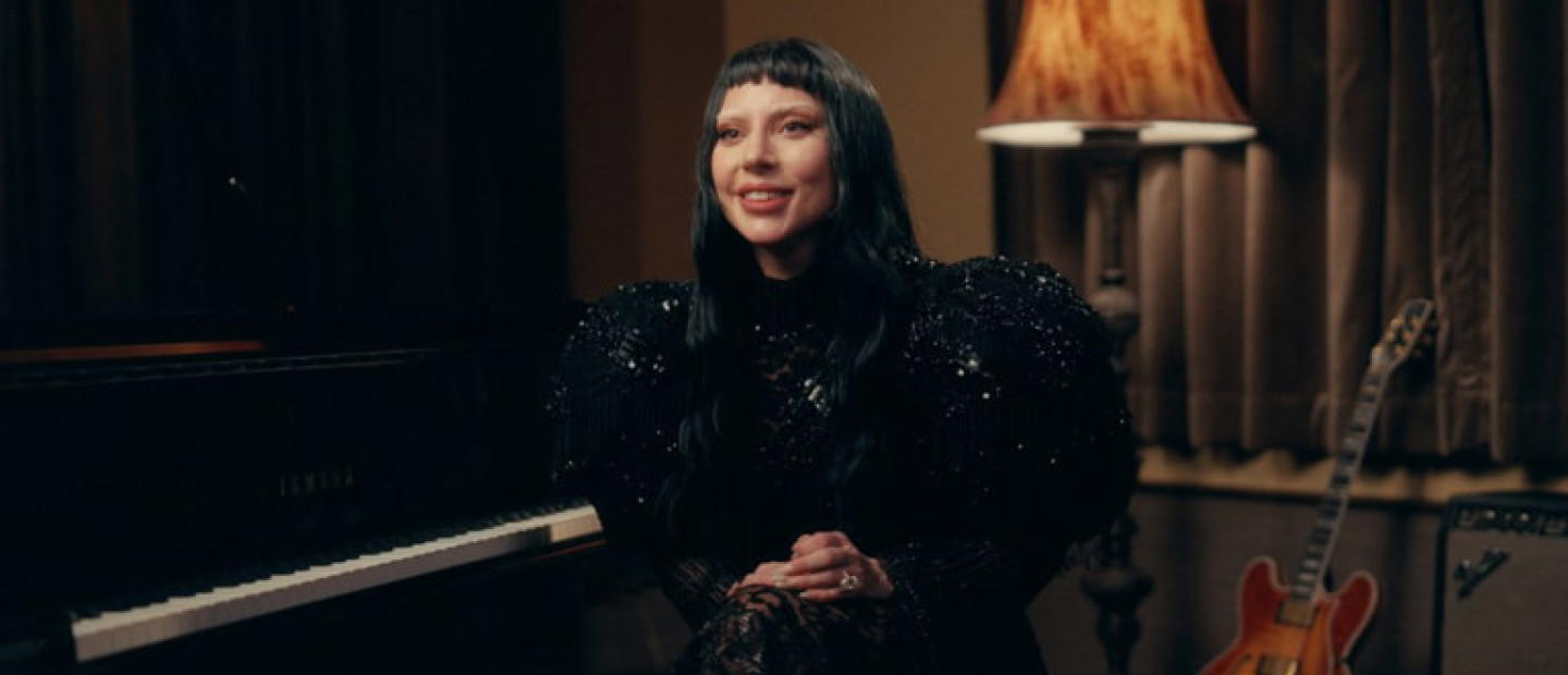 Η Lady Gaga αναλύει τα 10 τραγούδια που την στιγμάτισαν από την παιδική της ηλικία μέχρι σήμερα