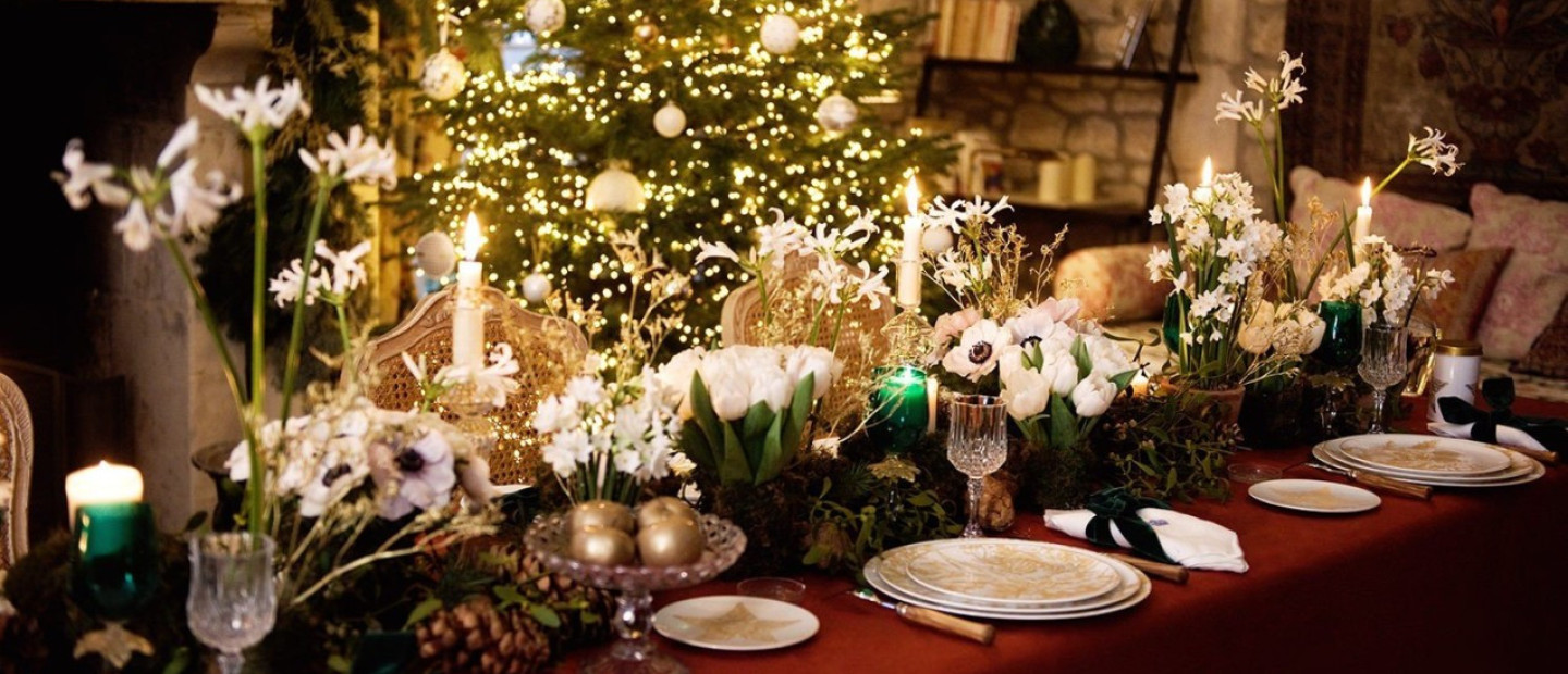 Τα βήματα που θα σας μετατρέψουν στους καλύτερους οικοδεσπότες στα εορταστικά τραπέζια