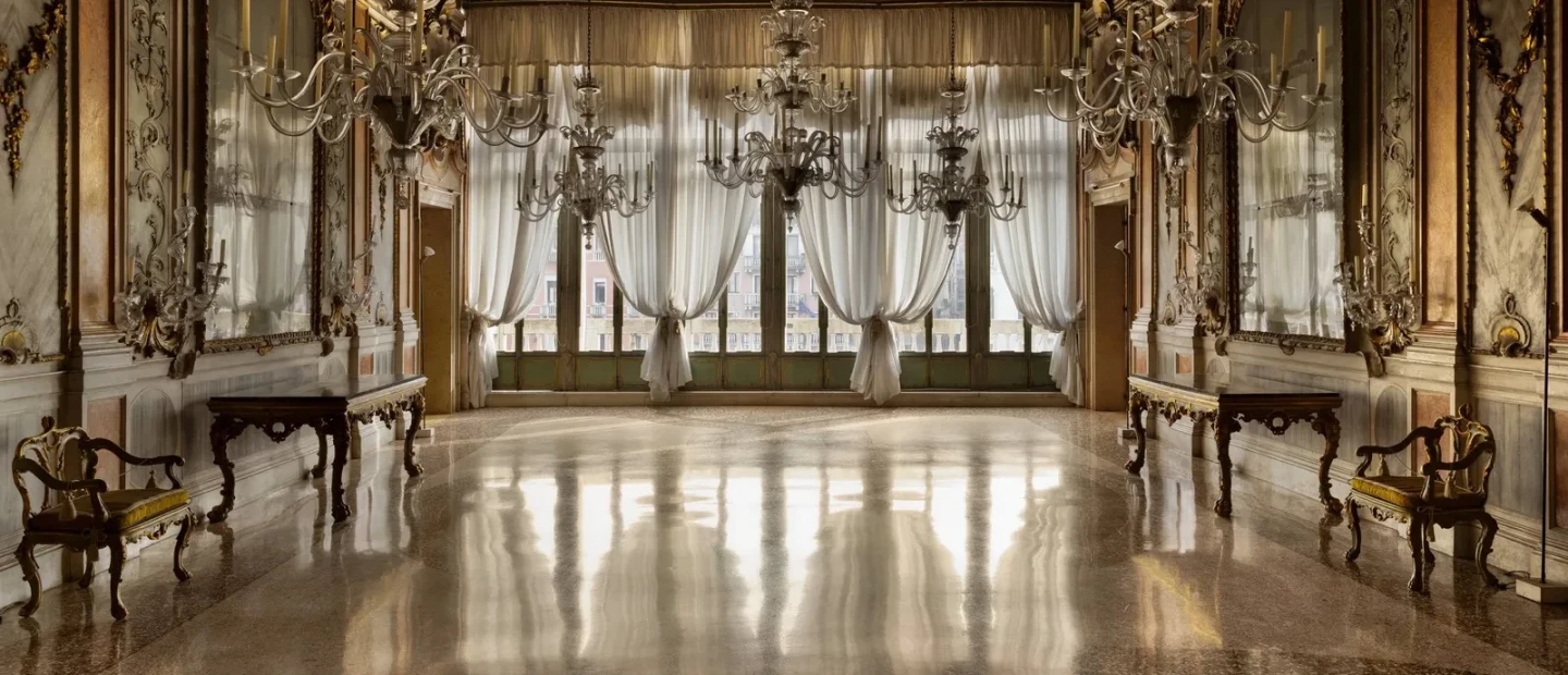 Ο Dries Van Noten εγκαινιάζει στη Βενετία ένα ίδρυμα αφιερωμένο στη χειροτεχνία