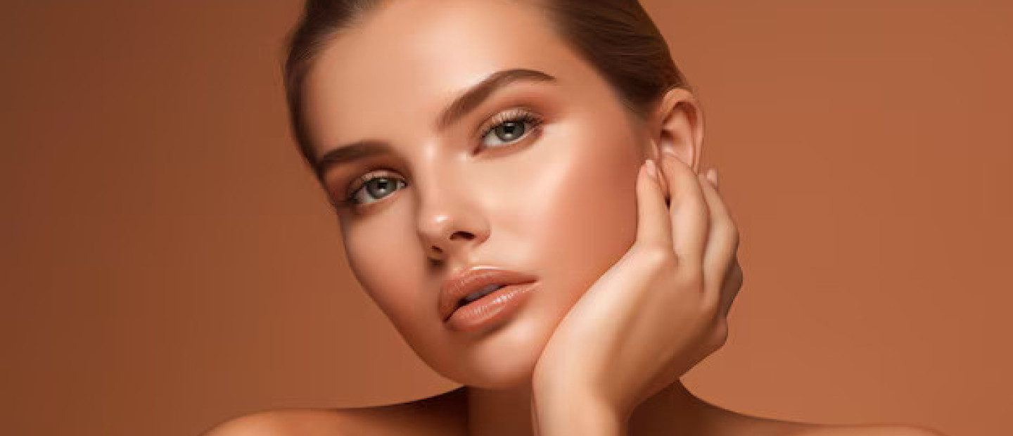 Το toffee makeup κερδίζει τον τίτλο της πιο κολακευτικής τάσης του χειμώνα