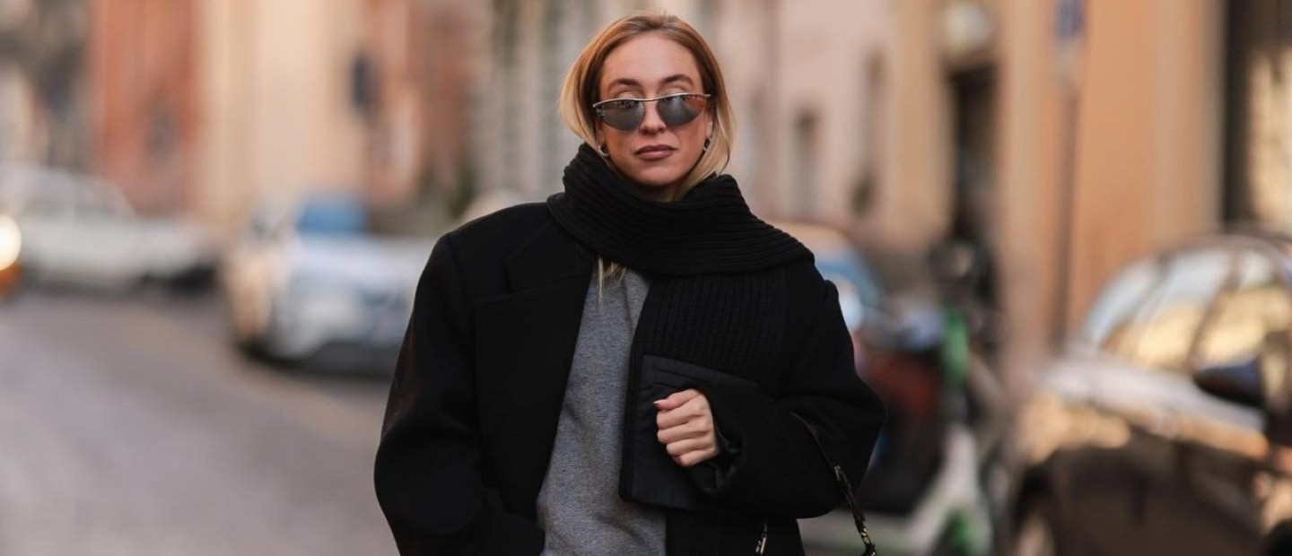 Τα πιο πρακτικά χτενίσματα που παραμένουν stylish με κασκόλ 