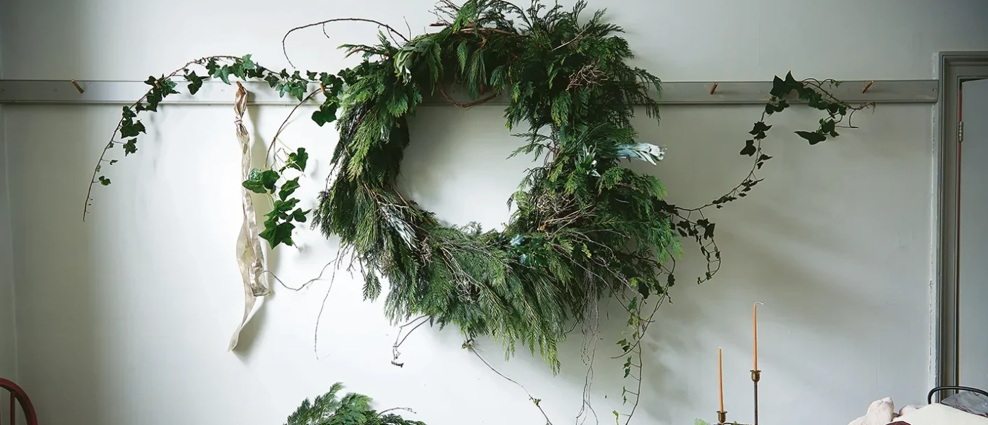 It's Xmas Time: Πώς να διακοσμήσουμε το σπίτι και το τραπέζι μας με ανθοκομικές συνθέσεις