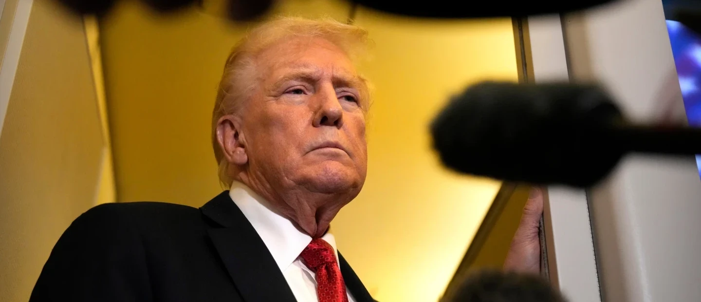 Απειλές Trump κατά πάντων: Από τη Γροιλανδία έως την Κούβα και την Κολομβία - Τhe latest update