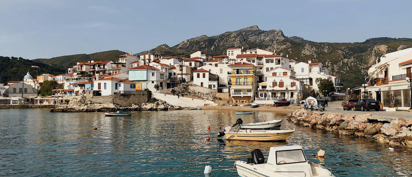 Αυτό το ελληνικό νησί αποτελεί τον απόλυτο επίγειο παράδεισο για τους Βρετανούς