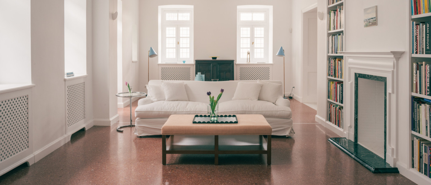 Στην Πλάκα, ένα διατηρητέο του 19ου αιώνα αποκτά σύγχρονη ανάγνωση με τρόπο που μας εμπνέει