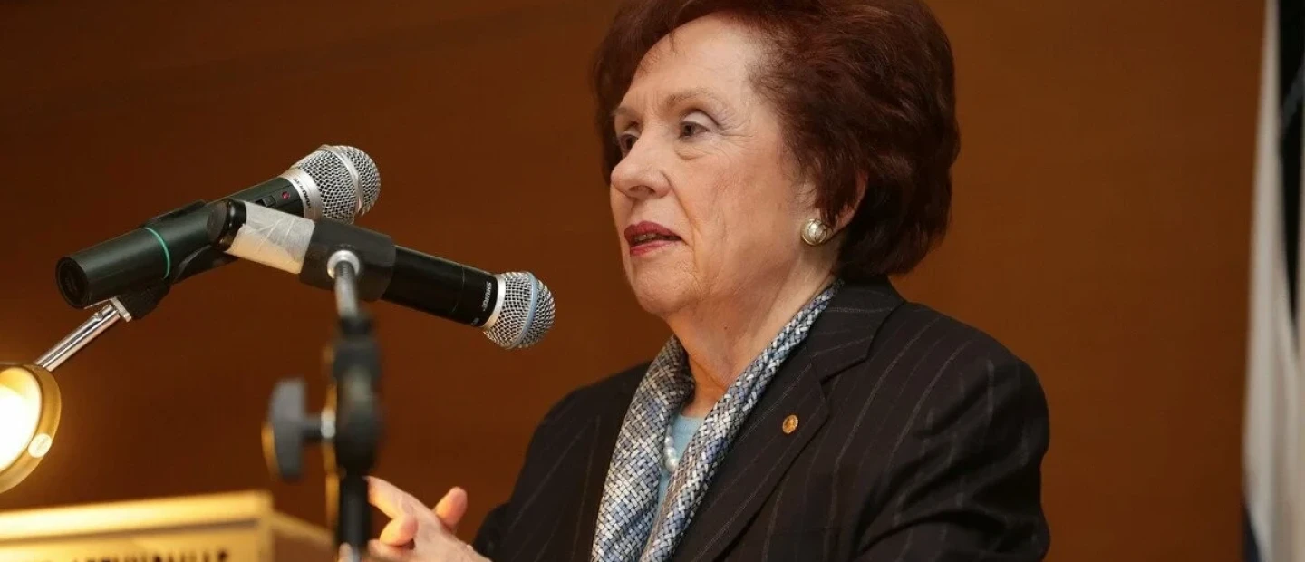 Έφυγε από τη ζωή η Άννα Ψαρούδα Μπενάκη - Πρώτη Γυναίκα Πρόεδρος της Βουλής