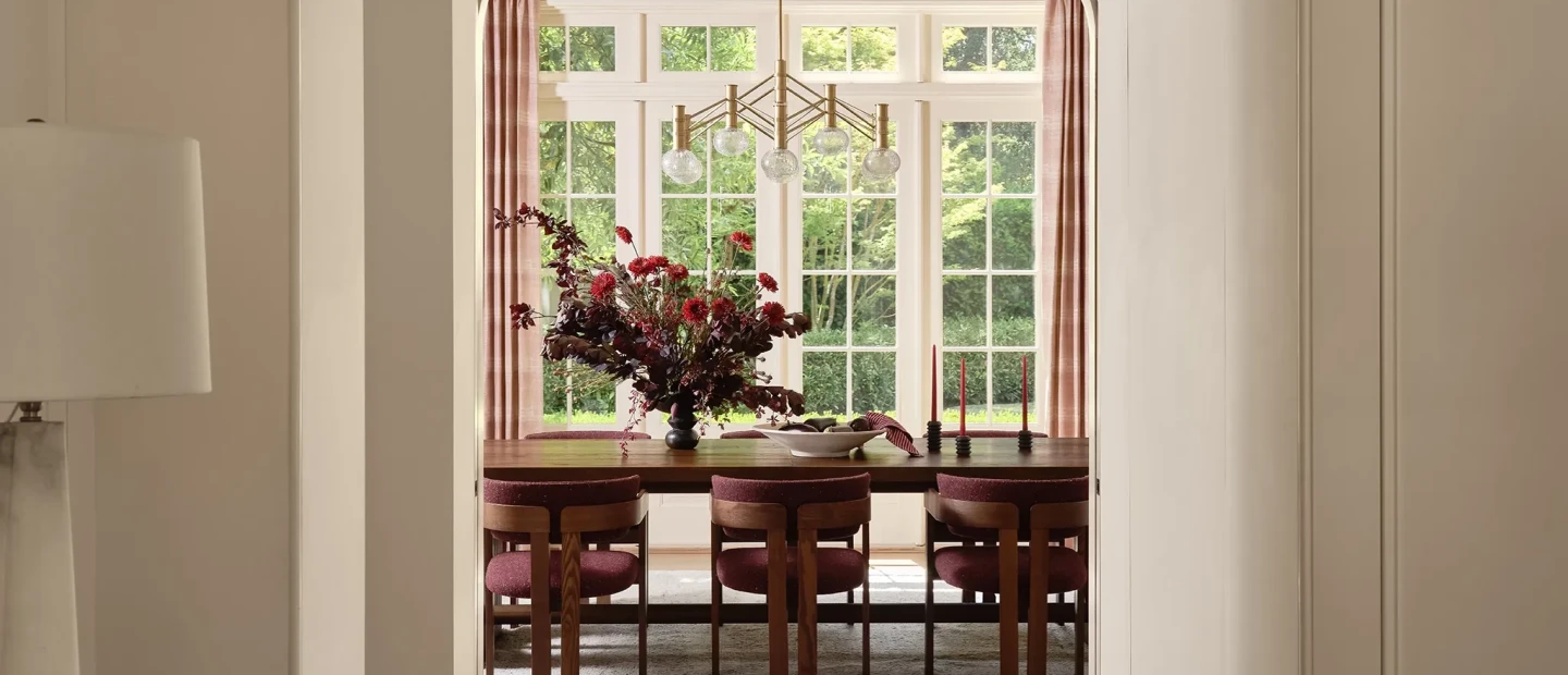 Μια οικογενειακή κατοικία στην Καλιφόρνια που αποδεικνύει ότι το χρώμα δε χρειάζεται να είναι κραυγαλέο