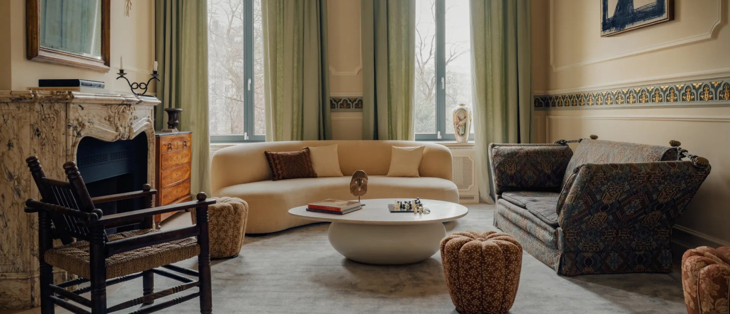 Στην κεντρική Ευρώπη υπάρχει μια κατοικία με χρώματα και πολιτισμικές αναφορές στη ζεστή Αίγυπτο