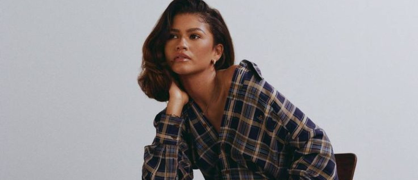 Το “Skin-Tone Hair” είναι το quiet luxury trend που κυριαρχεί αυτή τη σεζόν