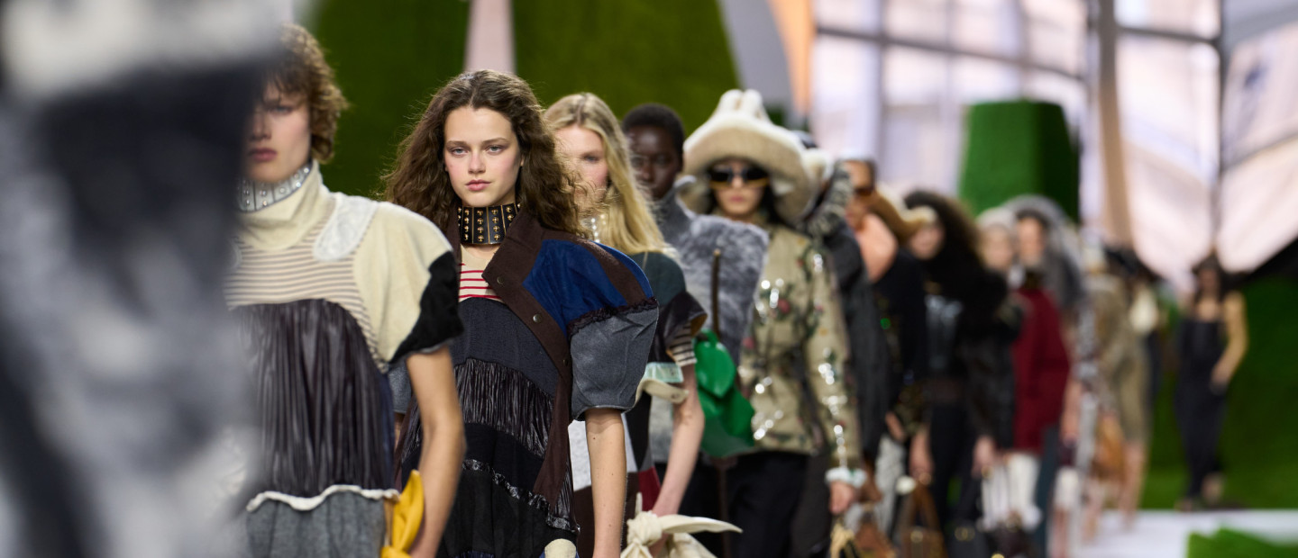Louis Vuitton και Miu Miu «έριξαν» αυλαία στην Εβδομάδα Μόδας του Παρισιού