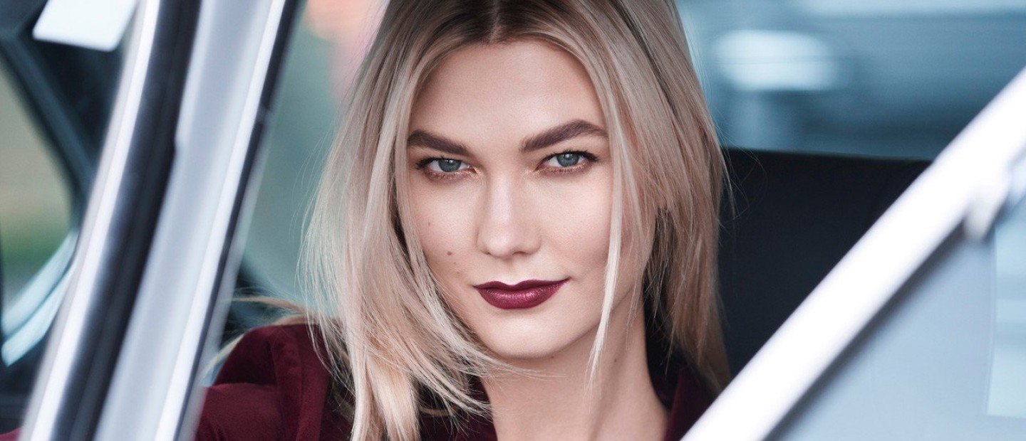 Μια μέρα με την Karlie Kloss στα γραφεία ενός κορυφαίου beauty brand 