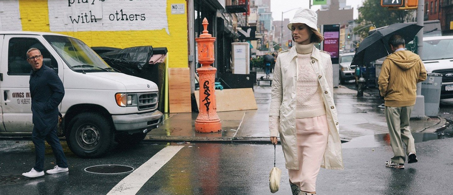 Bucket Hat: Το αξεσουάρ που δε θα θέλετε να αποχωριστείτε