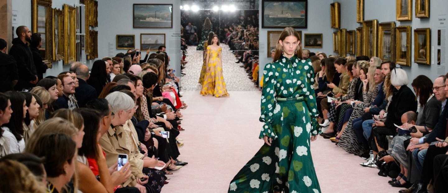 Carolina Herrera Spring 2019 show: Ωδή στη θηλυκότητα   