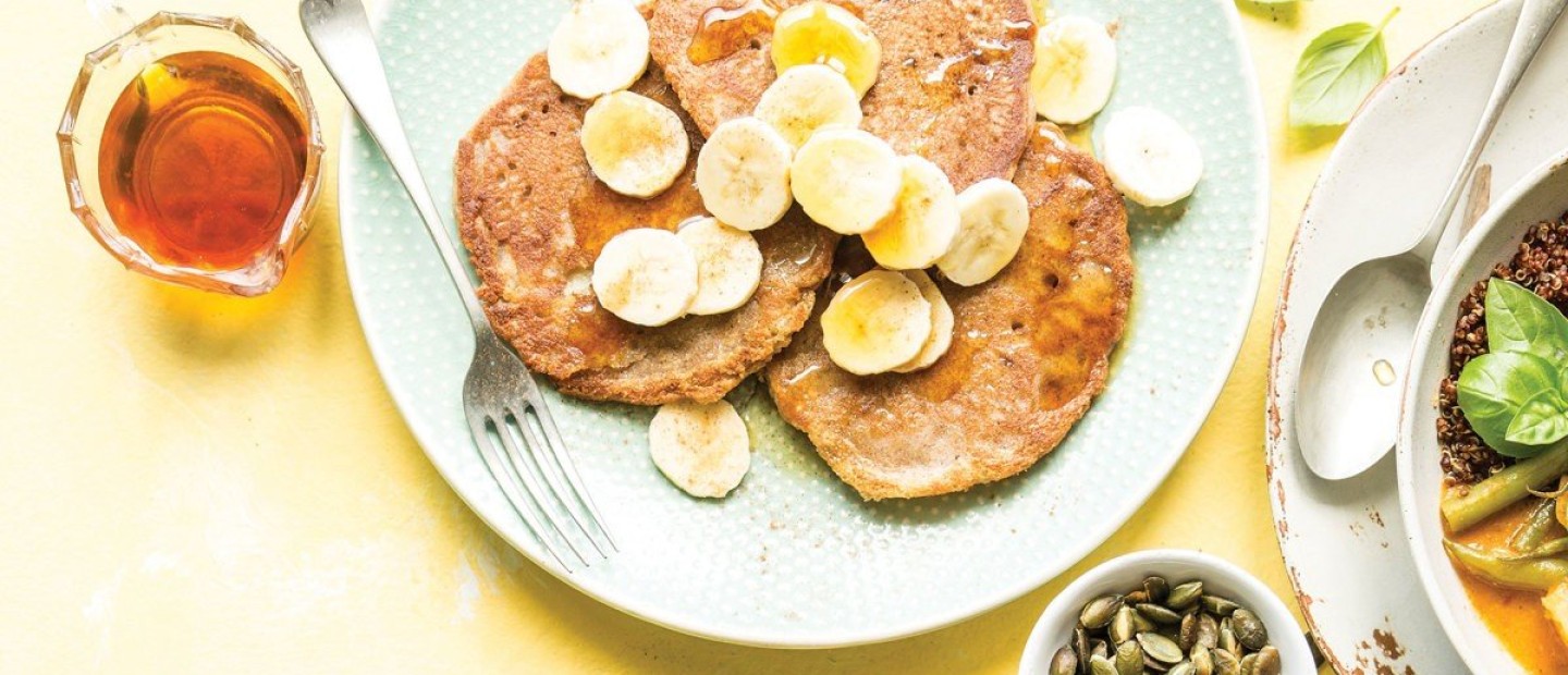 Φτιάξτε λαχταριστά pancakes με βρώμη και μπανάνα