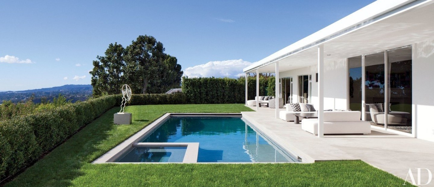 Θα λατρέψετε το υπέροχο σπίτι του Elton John στο Λος Άντζέλες