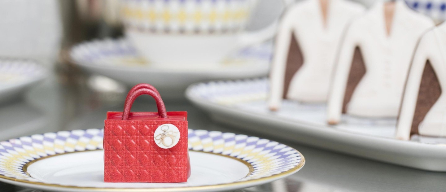 Απολαύστε απογευματινό τσάι στο Λονδίνο με άρωμα Christian Dior