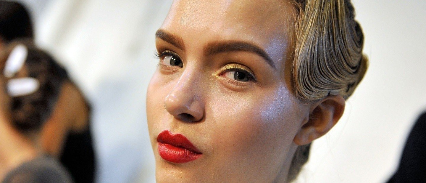 Over 40: Τα λάθη που κάνετε στο μακιγιάζ