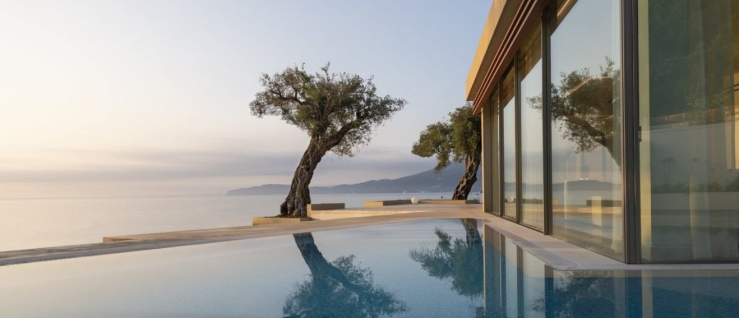 Τα 12 κορυφαία ελληνικά ξενοδοχεία σε νησιά που ξεχωρίζουν για το design τους