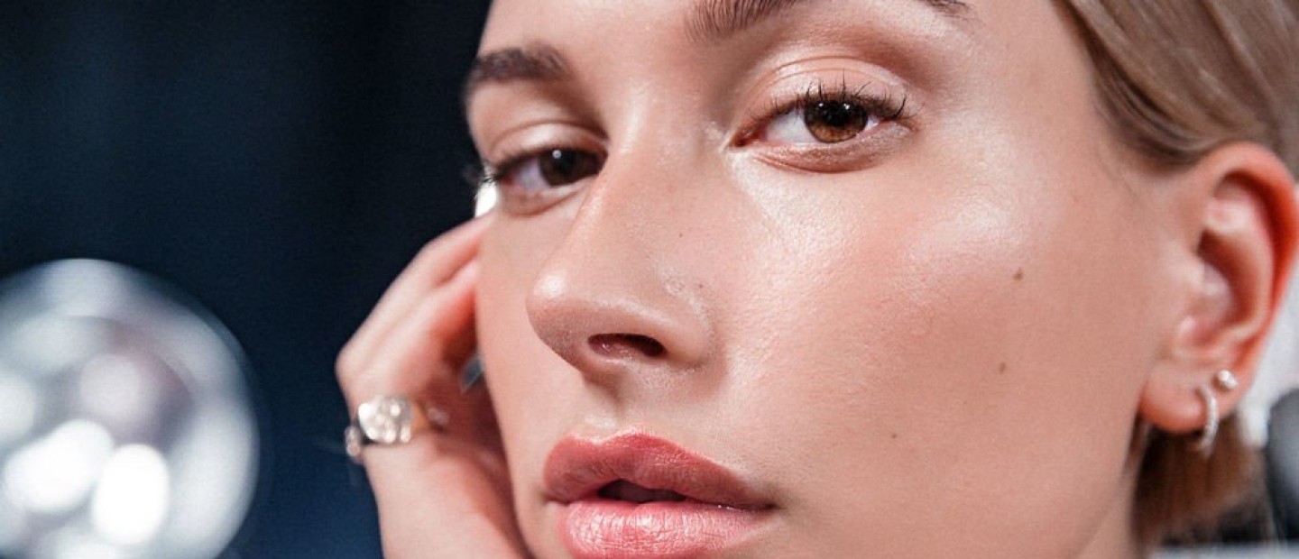 Έτσι δημιουργούν την τέλεια βάση 4 διάσημοι makeup artists