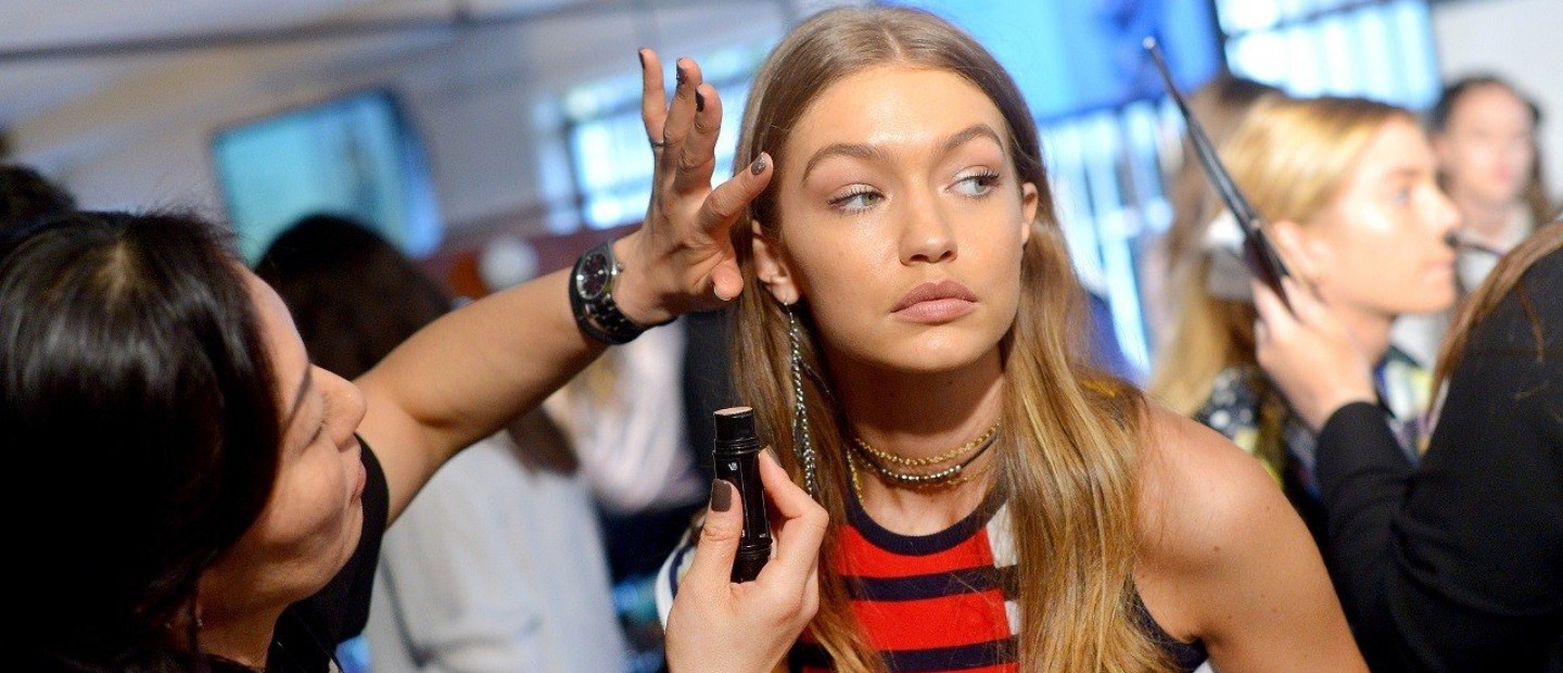 5 αιθέρια έλαια για να μακρύνουν τα μαλλιά σας γρηγορότερα