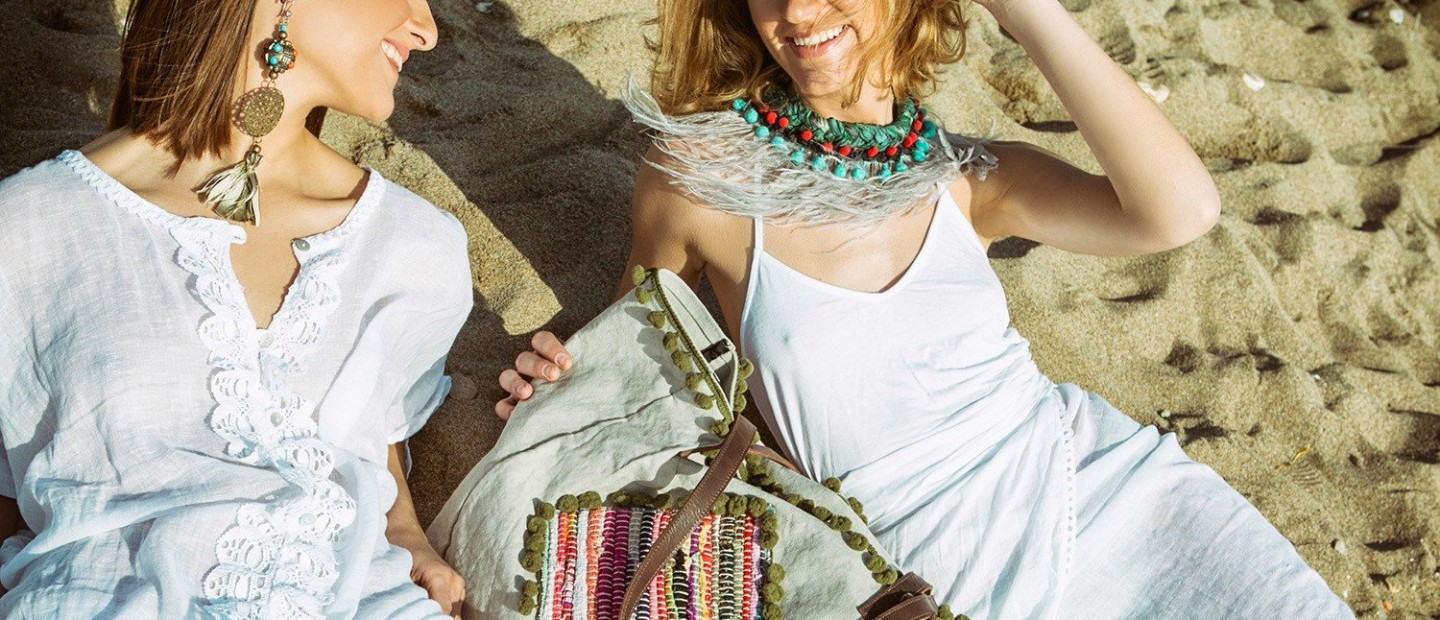 Ελληνικά brands προτείνουν τα καλύτερα items για την παραλία