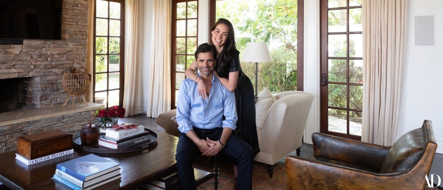 John Stamos: Το σπίτι του στο Beverly Hills έχει ισπανικό αέρα