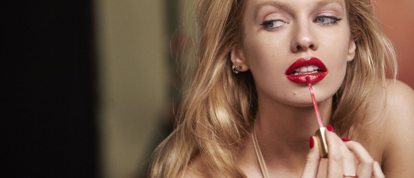 Think Pink: Ό,τι δεν πρέπει να λείπει από το boudoir σας για την πιο hot beauty τάση