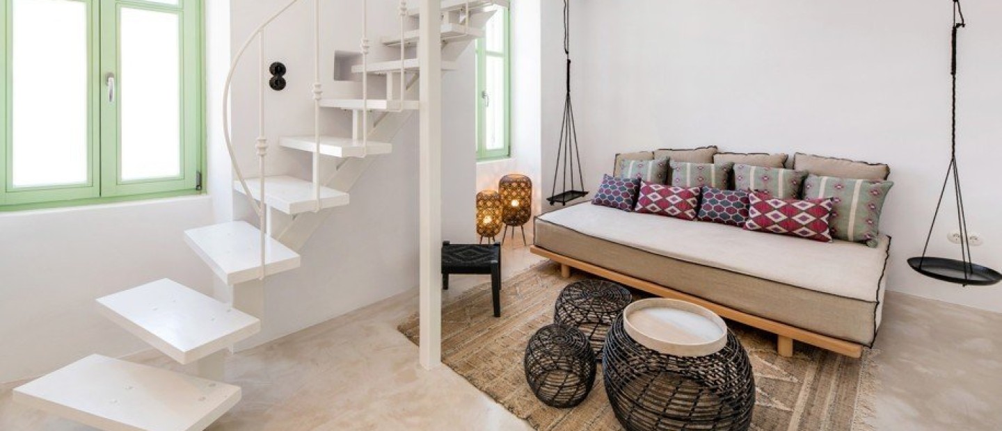 Δείτε πως μια κατοικία του 1950 στην Άνδρο μετατράπηκε σε ένα εκπληκτικό εξοχικό