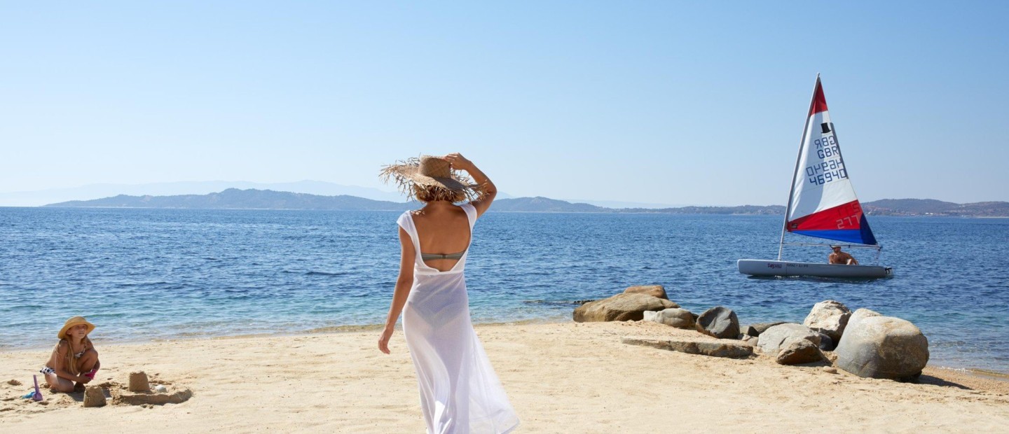 Το μοντέλο και travel blogger Rachel Ritfeld επισκέπτεται τις Eagles Villas στη Χαλκιδική