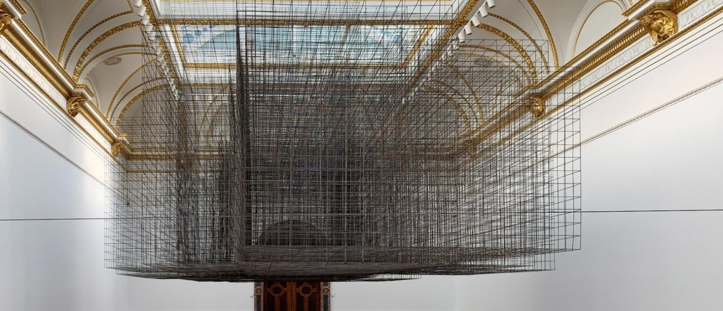 Η νέα έκθεση του Antony Gormley στη London’s Royal Academy of Arts είναι συγκλονιστική