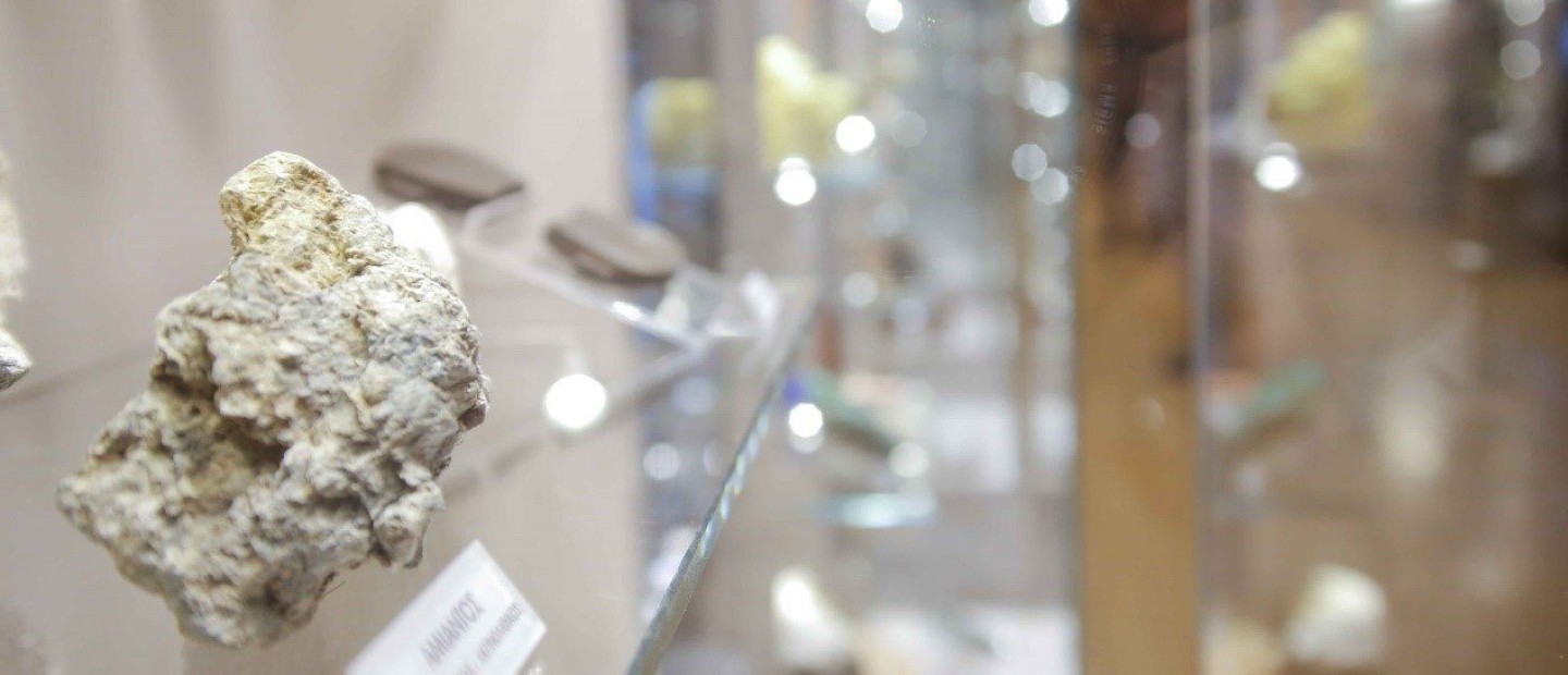 Η έκθεση που προβάλλει τη σημασία των ορυκτών για τη δημιουργία του κόσμου στη Θεσσαλονίκη