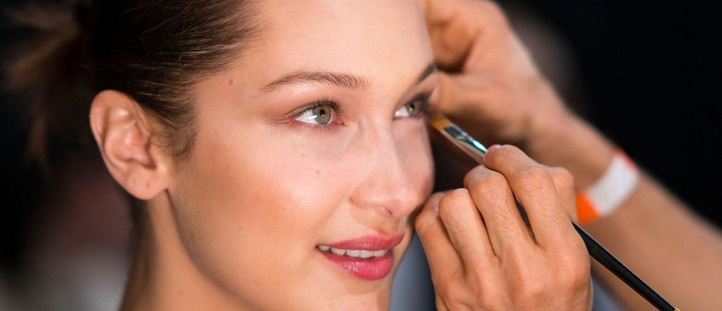 6+1 συστατικά που πρέπει να αποφεύγετε εάν έχετε επιδερμίδα με τάση για ακμή 