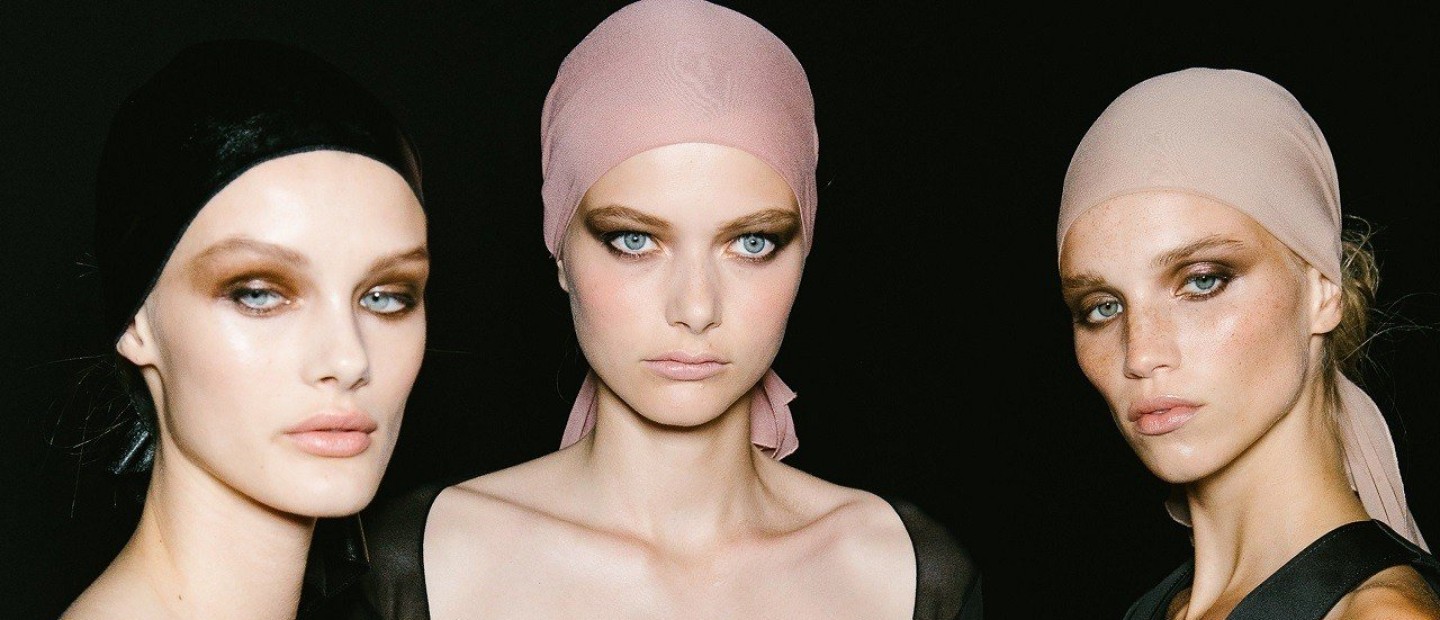 Skincare comes first: Έτσι θα επανορθώσετε το δέρμα σας μετά την party season 