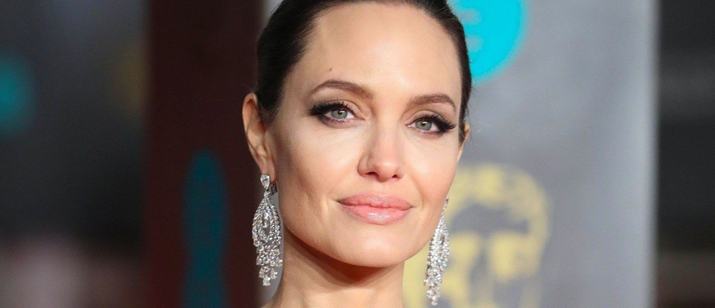 Ανακαλύψτε τα πιο όμορφα red carpet looks της σαγηνευτικής Angelina Jolie