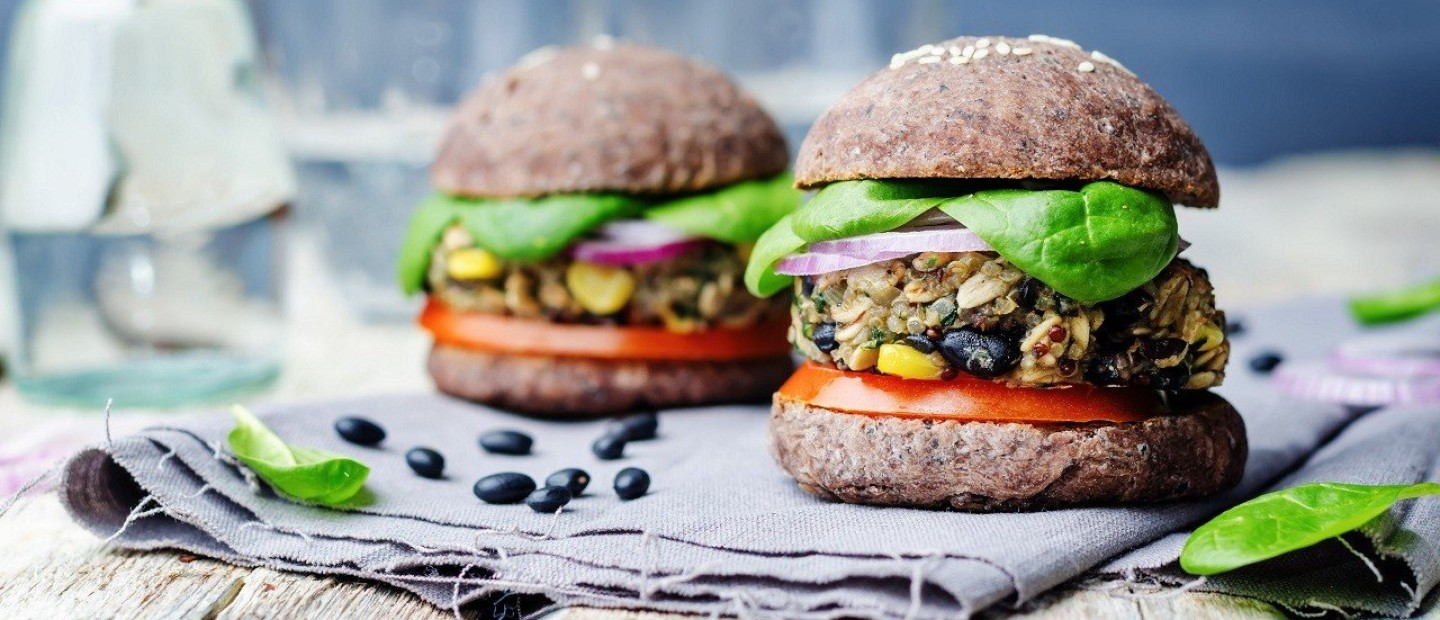 Veganism & Vegetarianism: Αξίζει να επενδύσετε στις ολοένα αυξανόμενες τάσεις διατροφής;